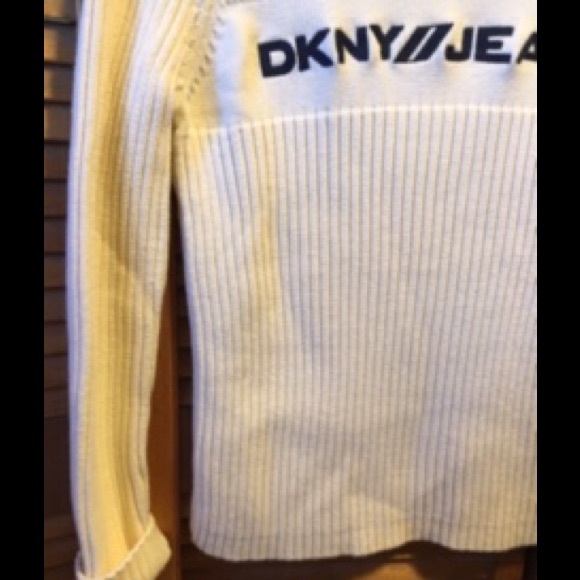 DKNY Heavy Off-white Sweater - Picture 5 of 7